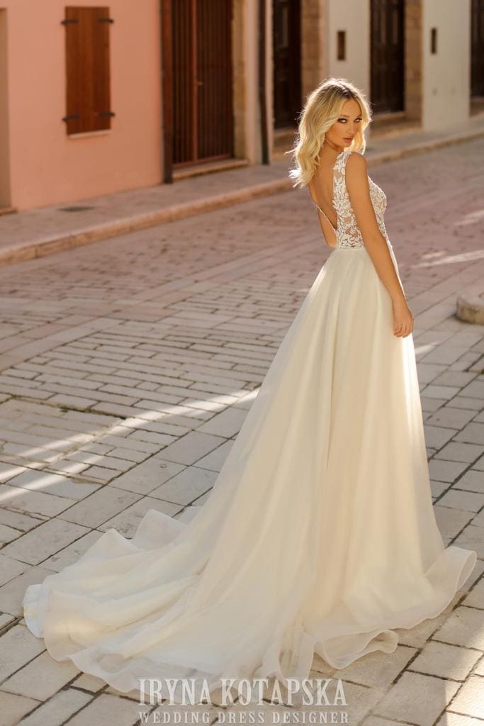 Fließendes Brautkleid mit Spitze und Chiffonrock Silk and More